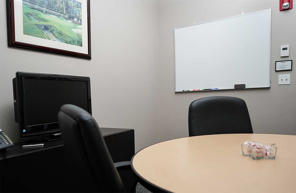 comcenter-space-rentals-office-room