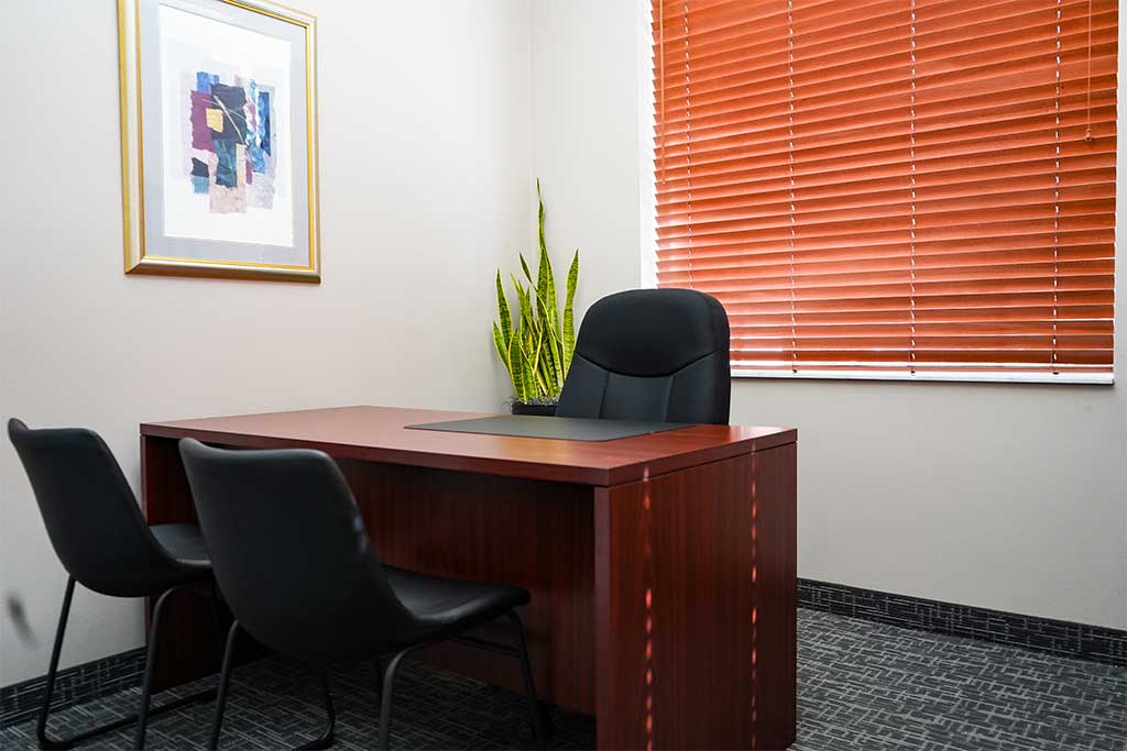 short-term-rentals-office-room